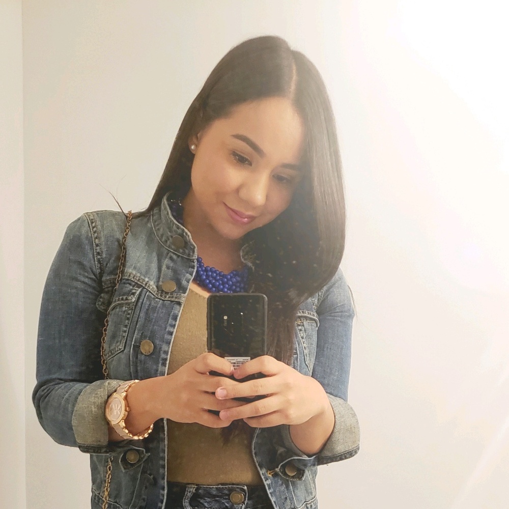 Meet your Posher, Denise